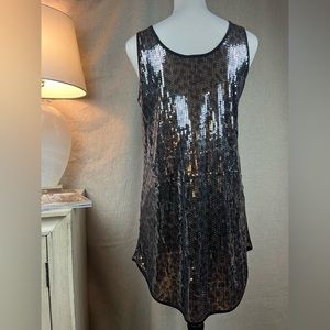 NWOT Romeo & Juliet Couture Sleeveless Silver Sequin Mini Dress, size M